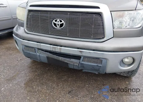 2010 Toyota Tundra Grade 5.7L V8 z USA, uszkodzony, nr VIN 5TFEY5F16AX085124